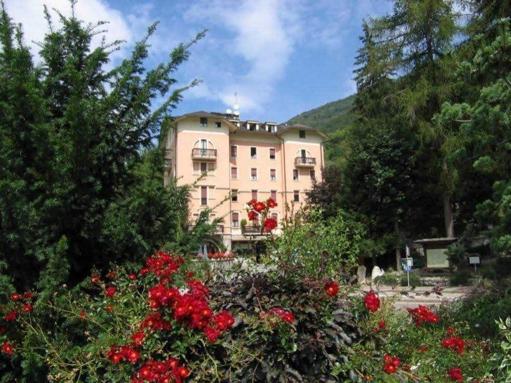 Limone Palace Aparthotel Limone Piemonte Buitenkant foto