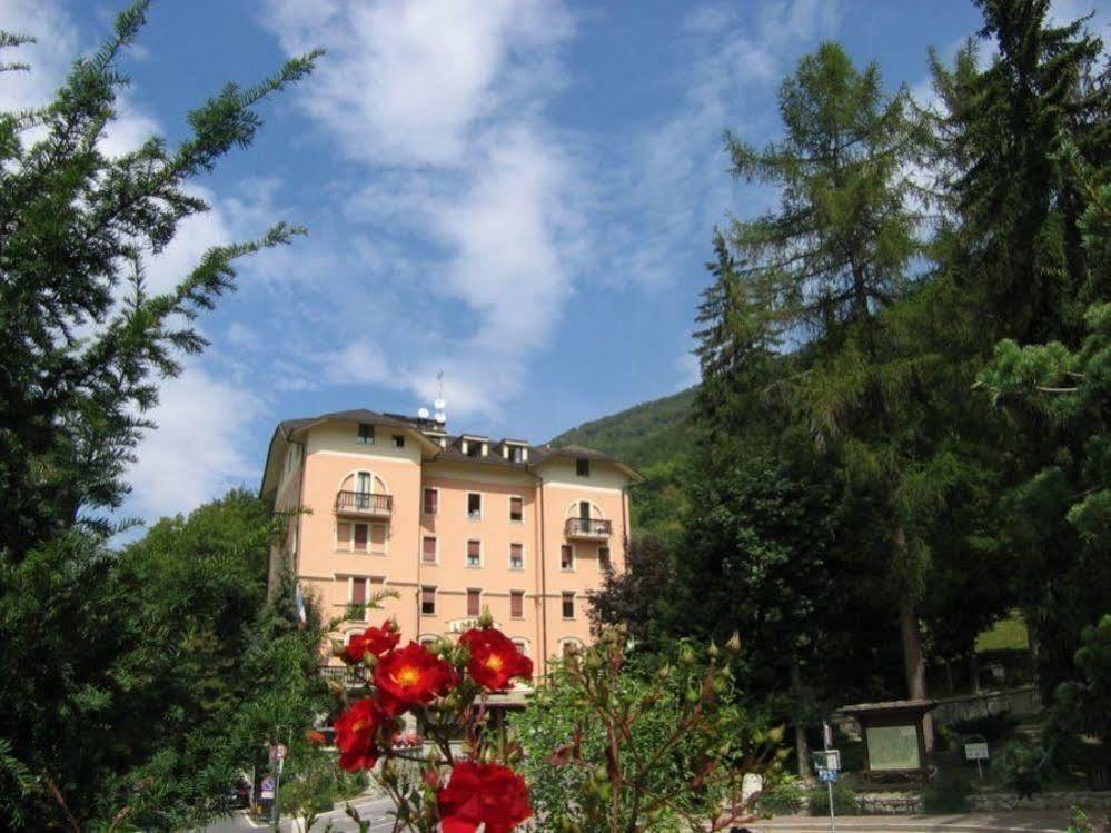 Limone Palace Aparthotel Limone Piemonte Buitenkant foto